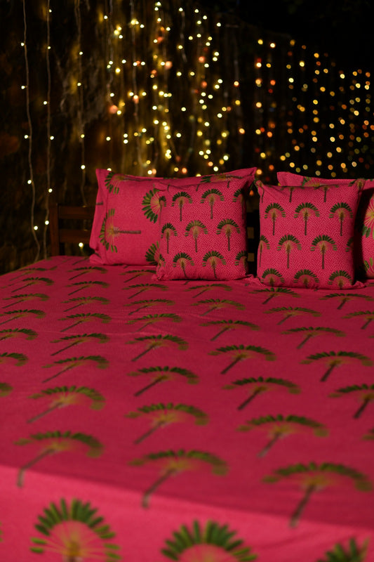 Printed Bed Cover : Banana Magenta Sheeting
