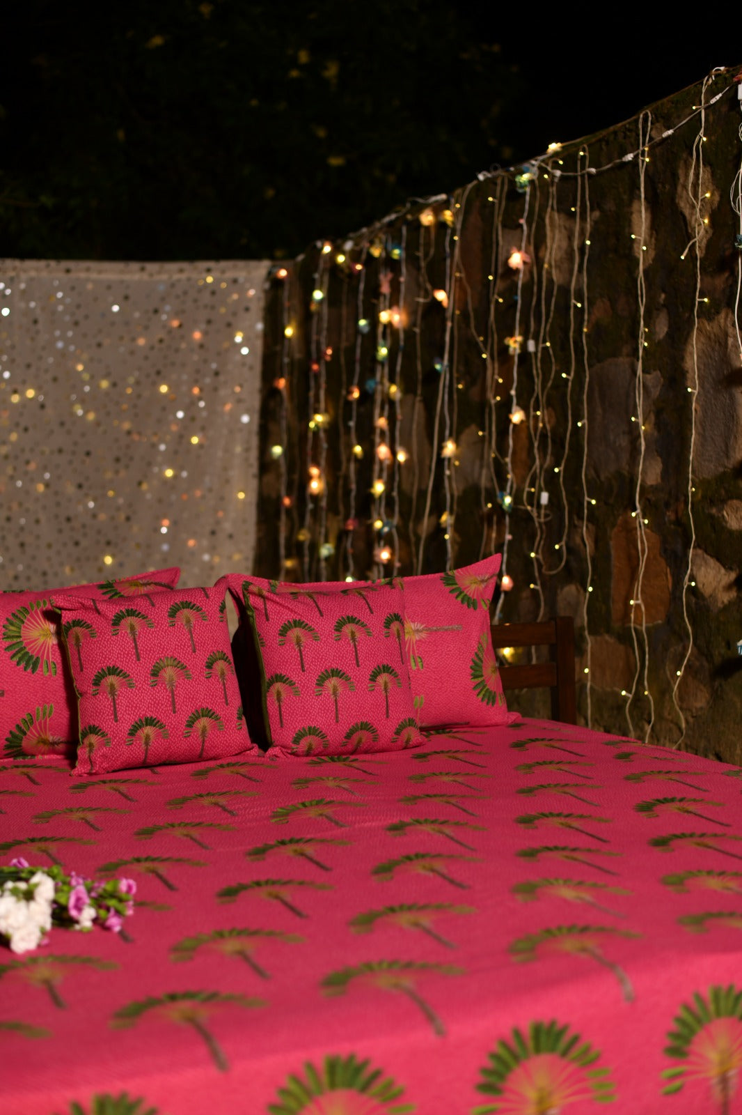 Printed Bed Cover : Banana Magenta Sheeting