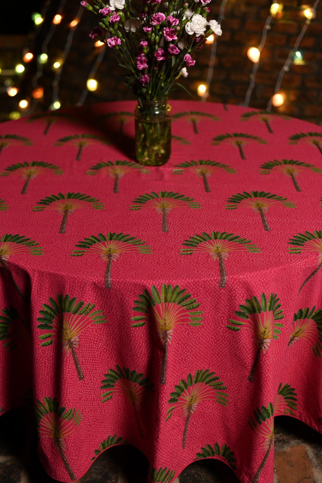 Printed Table Cloth : Piping Banana Magenta Rd Sheeting