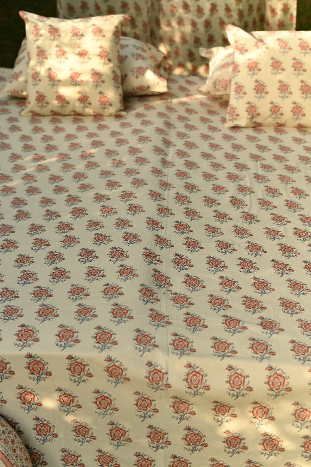 Printed Bed Cover : Indian Rose Sheeting