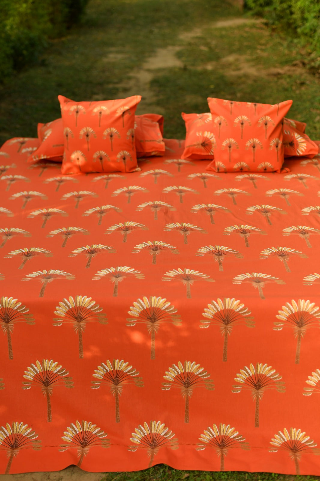 Printed Bed Cover : Beading Banana Rust Sheeting