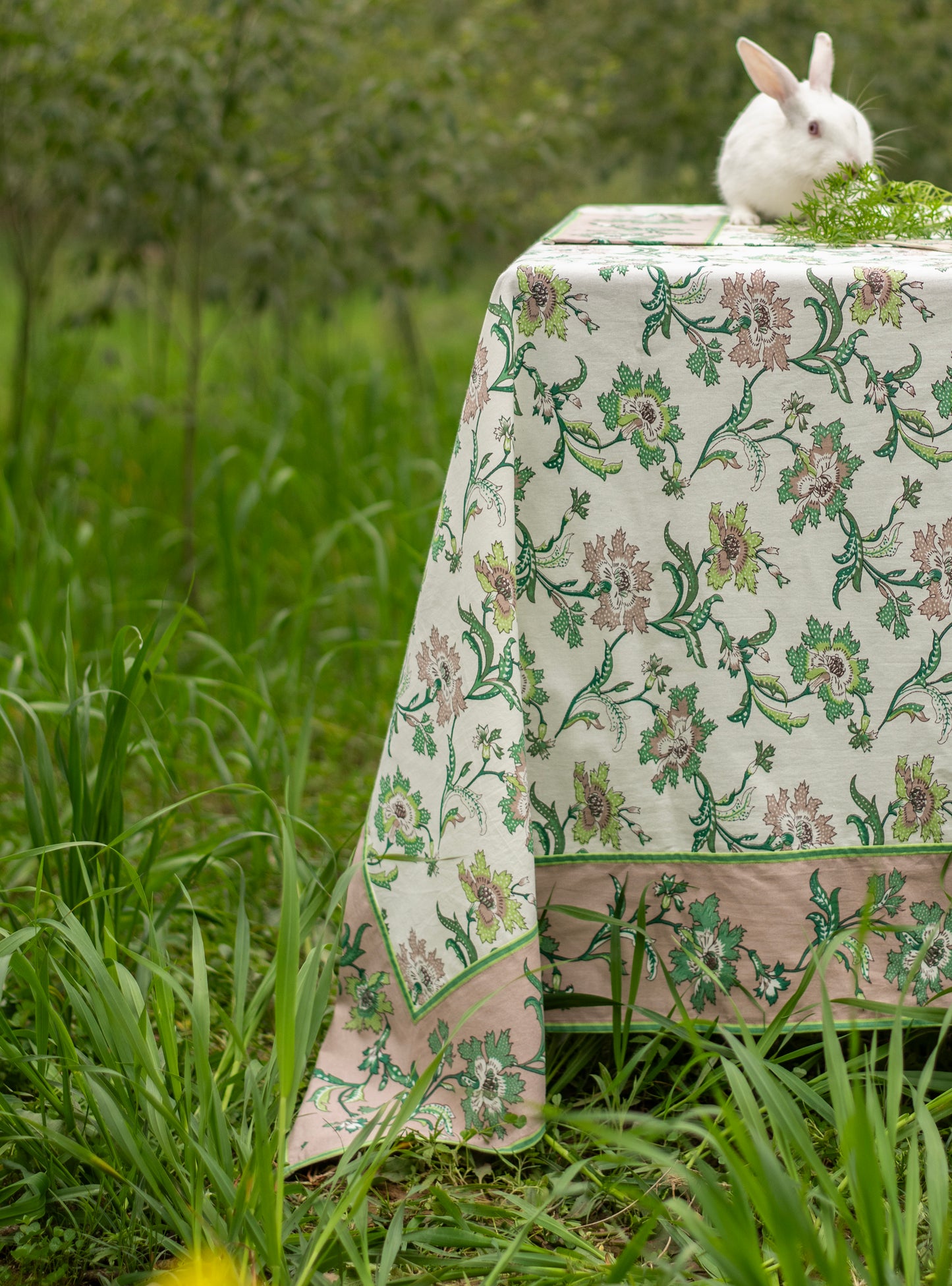 Printed Table Cloth : Chrysanthemum Ivory Sheeting