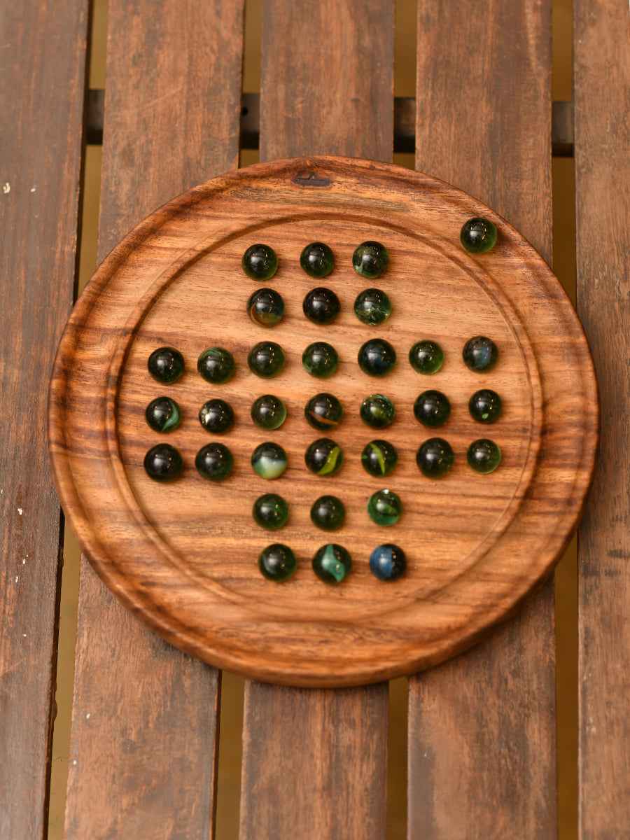 Marble Game : Wooden Brainvita