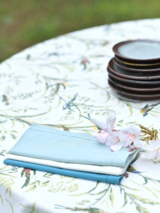 Round Table Cloth : Humming Bird Natural