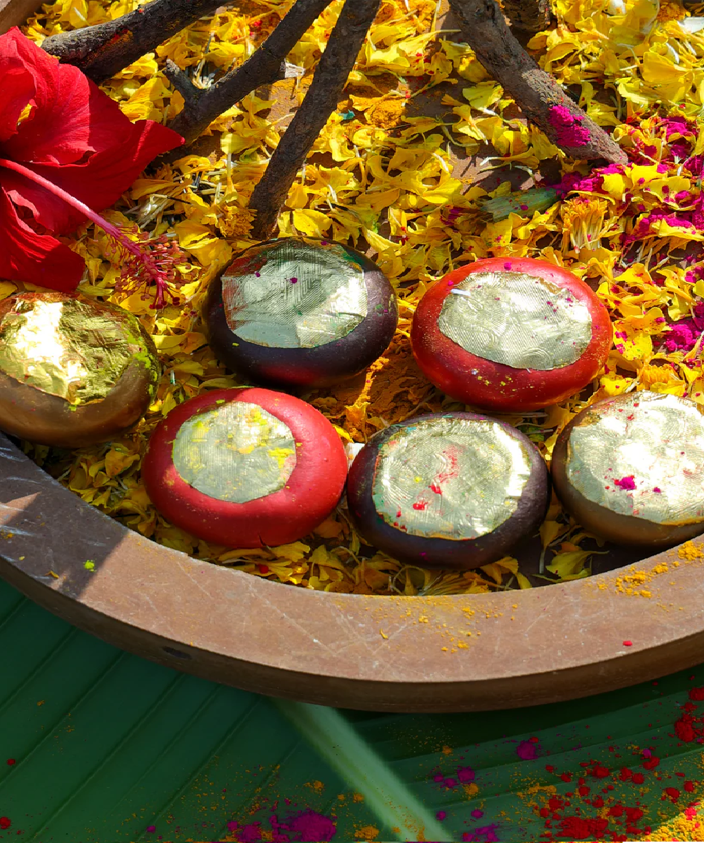 Holi Special Gulal Gota : Colorful Gulal Balls